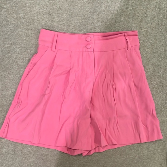 Matching Set- Cropped Blazer & High Waisted Shorts - Picture 7 of 10